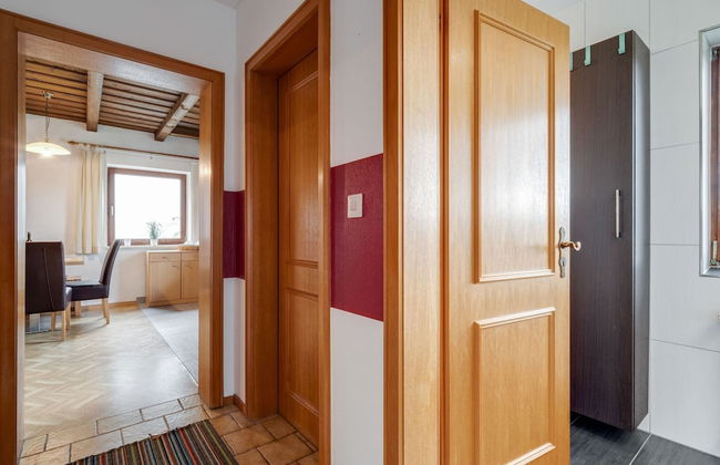 Beautiful Holiday Home in Viechtach With Views - Photo 2