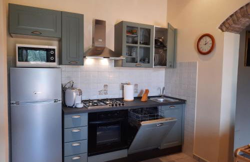 INCANTEVOLE CASA TOSCANA con travi in legno, ampia terrazza e vista sulle colline - Foto 24