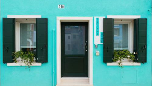 Tiffany Home - Photo 2