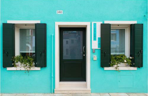 Tiffany Home - Photo 2