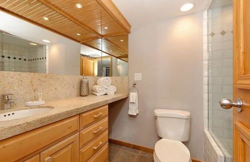 Fifth Avenue Unit 9, Cool, Contemporary Condo 2 Blocks from the Ski Slopes. Fireplace & Patio! - Foto 12