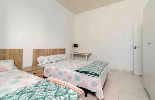 Big Villa Tauro with Private Heated Saltwater Pool & Jacuzzi & BBQ & Game Room & Arcade Games - Foto 79