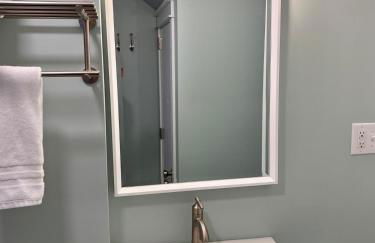 Sleeps 10, Approx 1 Mile to the Beach, Fully Renovated in 2025 - Foto 25