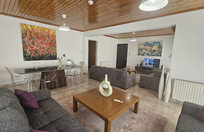 39 EGM - Stay Uptown Apartment - Foto 1