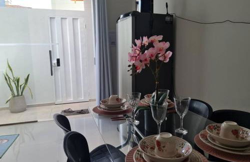 Apt C com 2 quarto com ar e garagem - Foto 1