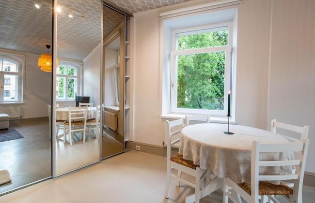 Hidden Gem Riga Apartment With Garden Views - Photo 12