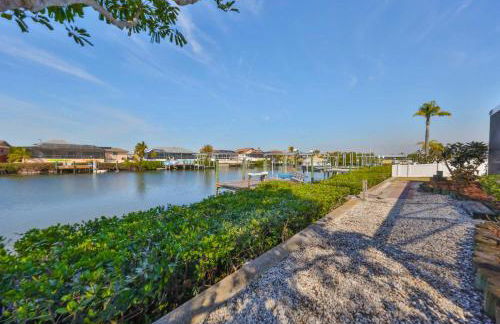 Waterfront Pool House with Heated Pool - Foto 86