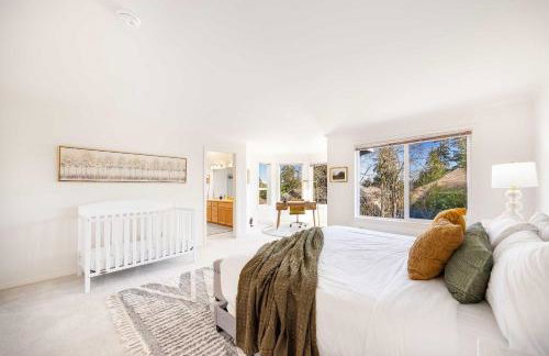 Brier 5BR Retreat w Pool Table Deck Central AC - Foto 29