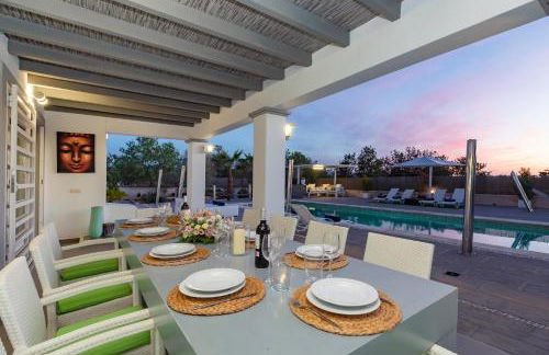 Villa in San Antonio Sleeps 10 - Foto 51