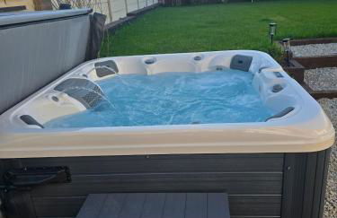Luxury Sea View Retreat with Hot Tub Sleeps 8 - Foto 13