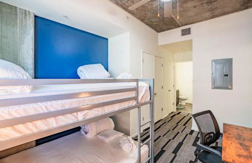 Relaxing 2BD - Central Downtown - Gym, Pool, Parking - Foto 44