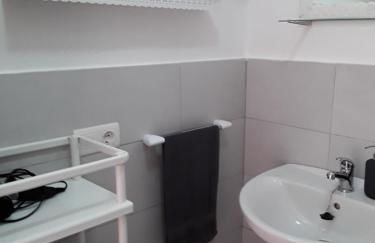 Sol y Sombra Apartamento con entrada independiente - Photo 72