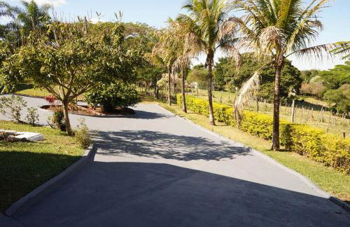Casa de Fazenda Histórica, Mergulhada na Natureza, com Vista Panorâmica Deslumbrante e Grande Varanda a 2 km do Centro - Foto 32