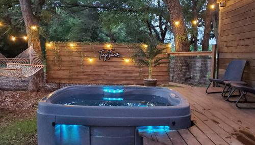 The Tiny 'Tainer - Tiny Container Home w. Hot Tub! - Foto 1