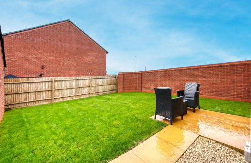 NEW! Spacious 3 BR Detached Home! Hosted by Oakstone stays! Driveway parking, Fast Wifi, A5 with great Midlands transport links - Foto 13