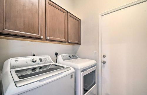 Patio and Fire Pit Family Retreat in Cave Creek! - Foto 25