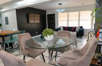 Stylish~Renovated 4Br/2BAT 3MinAirport 10MinDowtn - Foto 27