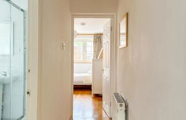 Canterbury Oasis - Modern 2-Bed Home with FREE Parking - Foto 28