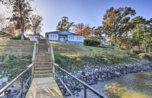 Beautiful Waterfront Getaway with Dock! - Foto 31