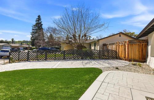 Angie Oasis Yard, Loft & Stocked Kitchen - Photo 30