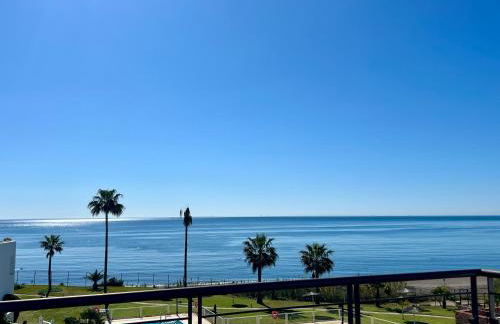 BEACHFRONT Penthouse Luxury - Photo 21