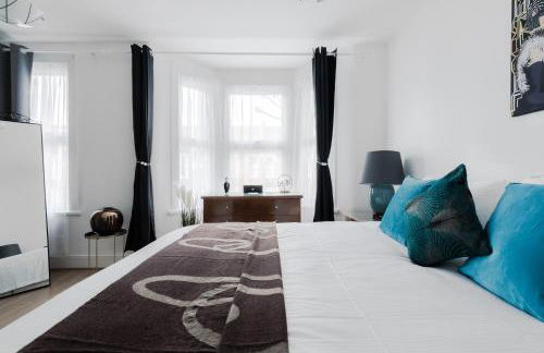 4 Bed House - Sleeps 8 - Garden Pets Wifi - Foto 21