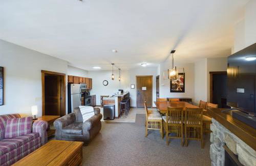 Soaring Eagle Ski-in - Ski-out Condo with Hot Tubs - Foto 7