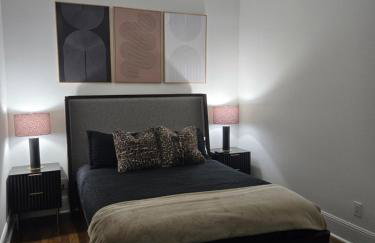The Luxe Building- 2 Bedroom Apartment in Metropolis - Photo 42