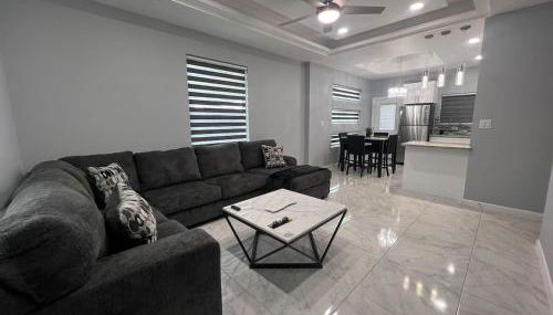 2BR Luxe Home Near Downtown Pharr - Foto 3