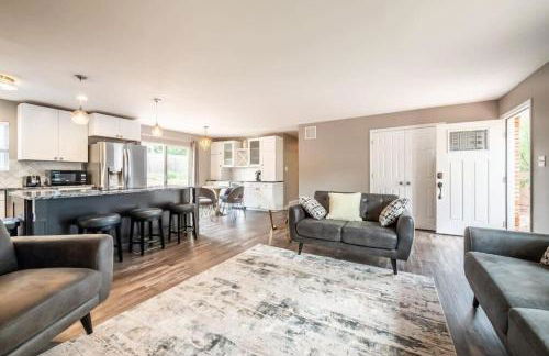 Flagstone Hall! Family Home w Scenic Views - Foto 6