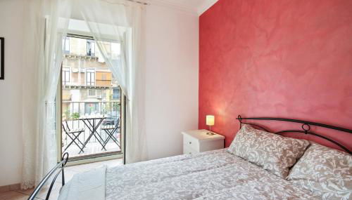 GuestHost - Central Flat with Balconies and Bicycle! - Foto 4