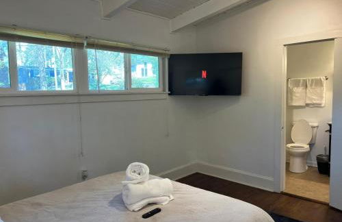 Bright & Comfy 5 star Location Large Deck Oasis - Foto 6