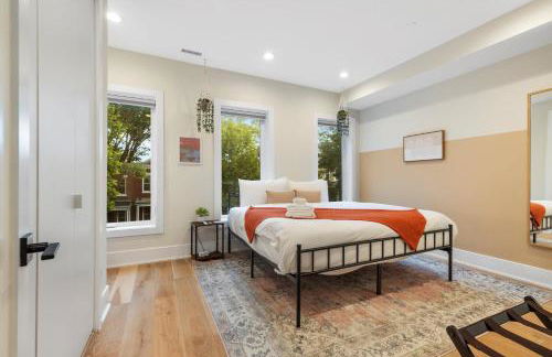 Central DC 5-BR Townhome - Walk to METRO-rail - Foto 17