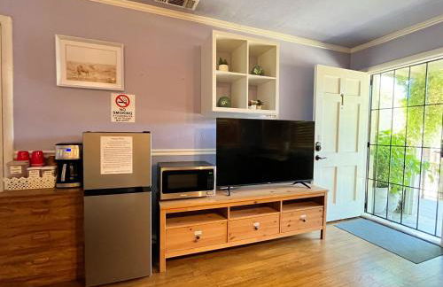 Sweet Home with Ample Parking Only 2mins to Freeway - Foto 3