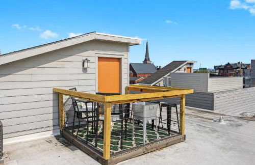 Exquisite Condo with Views in Trendy NuLu District - Foto 45