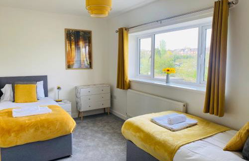 Modern Family Home with Off-Road Parking - Foto 23