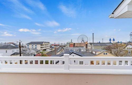 Steps From Beach & Boardwalk, Ocean Views with 5 Decks, 3 Cars - Foto 27