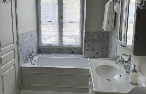 Demeure restaurée avec chambres privatives, proche Loire, vignes et activités outdoor - FR-1-590-240 - Photo 8