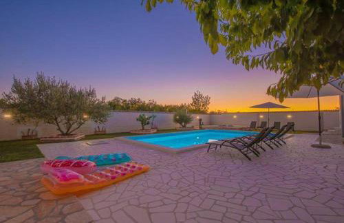 Holiday home Dinko - Photo 9