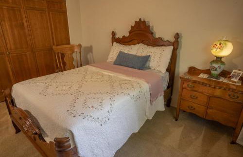 3BR Flagstaff Escape with Deck and Pine Views - Foto 9