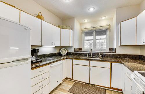 Boat, Golf and Swim Keowee Key Condo with Lake Views - Foto 10