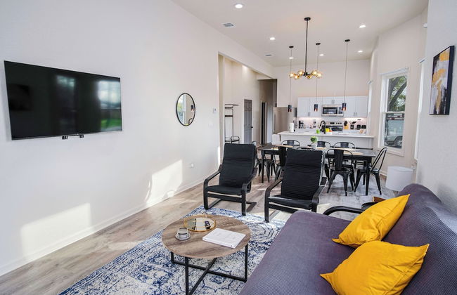 Magnificent 4BR Near Famous Riverwalk and Downtown - Foto 17