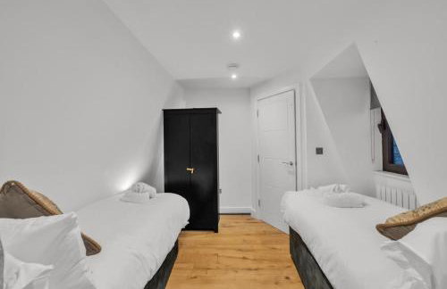 2 Bedroom Flat By Key Light Properties Short Lets & Serviced accommodation two minutes walk from Canada Water Station - Great for Contractors, Group and Family - Foto 26