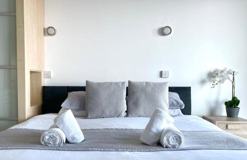 Quay & Sea View Spacious Modern Secure Parking - Photo 4