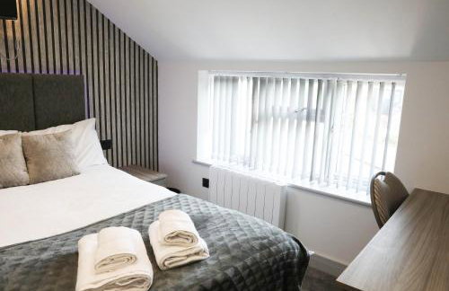 Modern 4 BR flat with 4 ensuites in central Reading - Photo 11