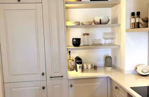 Stunning beach apartment - Photo 2