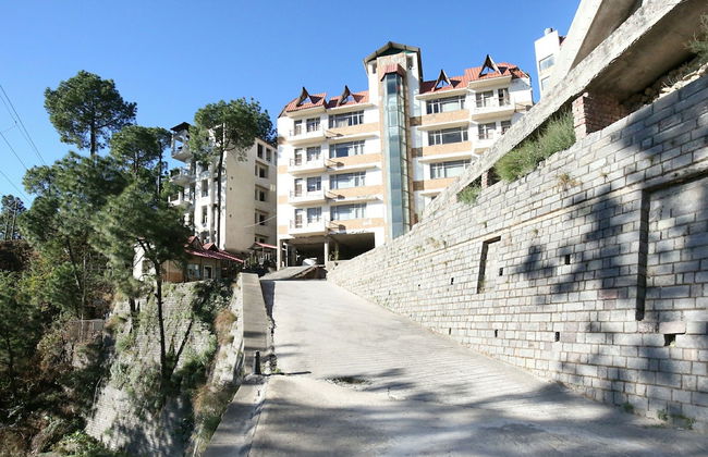 OYO 10976 Home Cheerful 2BHK Scenic Barog - Foto 1