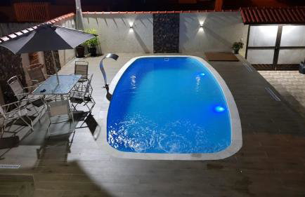 Piscina aquecida, 3 dorms ar condicionado, Cervejeira e Bilhar, a 500 metros do Mar - Foto 13
