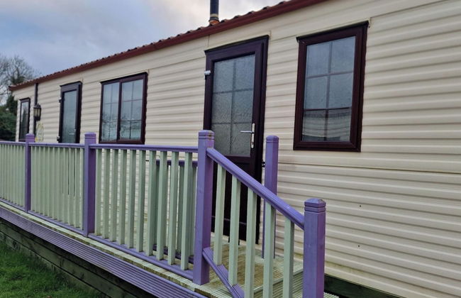 Caravan - Sleeps 4 - Pet Friendly - Parking - Photo 12