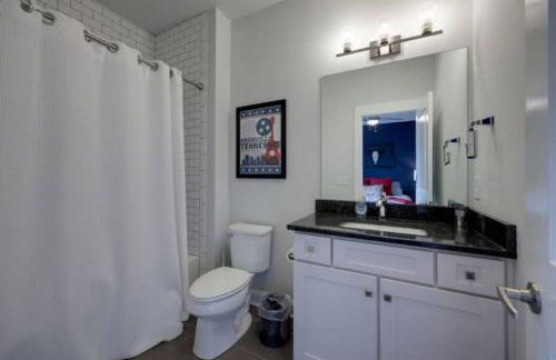 WeHo Nashville Home, Geodis Park, Private Movie Theater! 10min to Broadway! Sleeps 10! - Foto 17